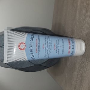NEW LG 8oz FIRST AID BEAUTY, ULTRA REPAIR CREAM